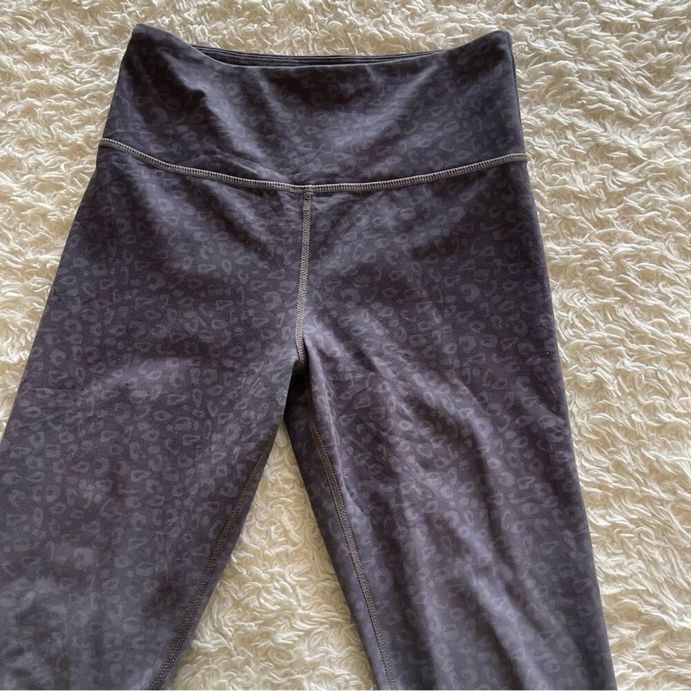 Zyia Ombré Leopard Light n Tight Leggings - Picture 4 of 10